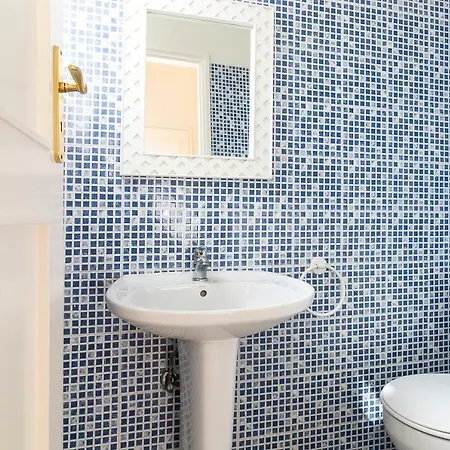 Amazing With Terrace Apartment